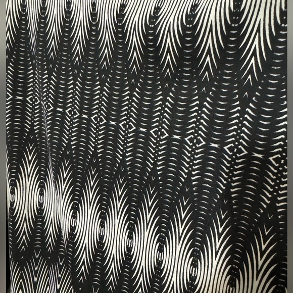 Worthington Stretch Short Sleeve Faux Wrap Black and Off White Blouse Size Small - Picture 9 of 12